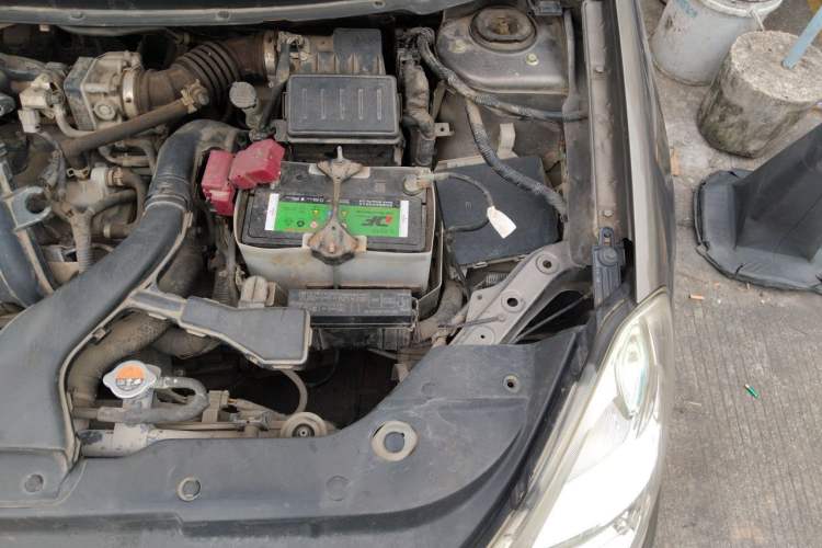 Used Nissan Sylphy 2016 Classic 1.6XE Manual Comfort Edition Engine Bay Left