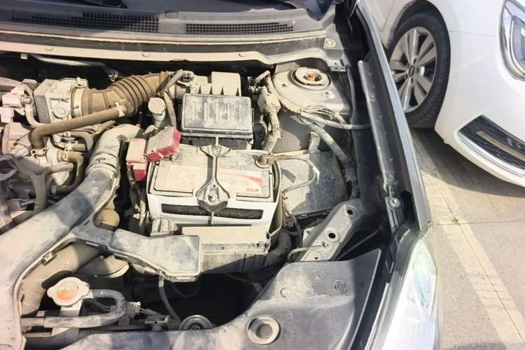 Used Nissan Sylphy 2016 Classic 1.6XE Manual Comfort Edition Engine Bay Left