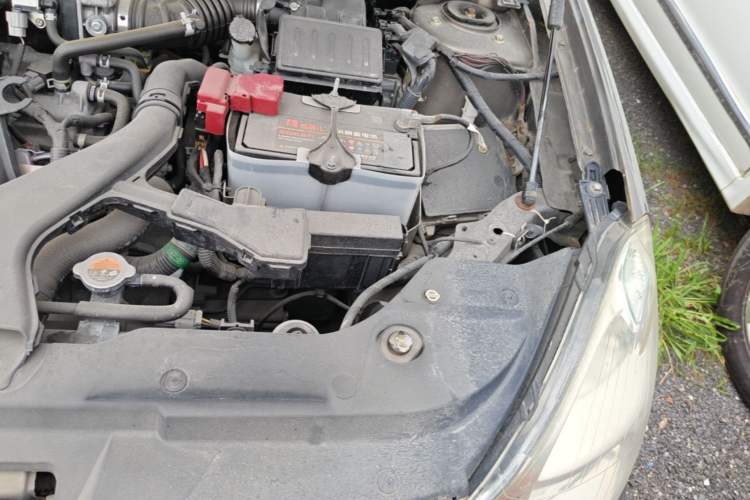Used Nissan Sylphy 2016 Classic 1.6XE Manual Leading Edition Engine Bay Left