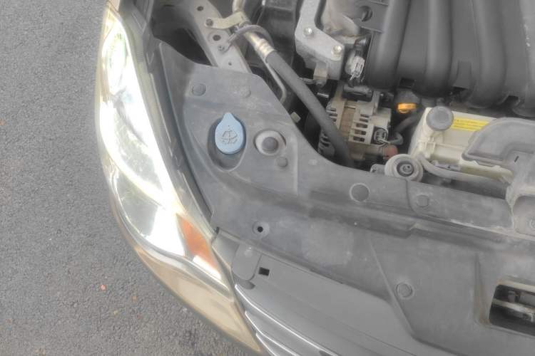 Used Nissan Sylphy 2016 Classic 1.6XE Automatic Comfort Edition Engine Bay Right
