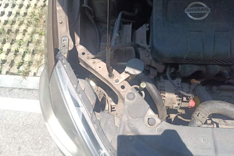 Used Nissan Sylphy 2016 1.6 XL Manual Luxury Edition Engine Bay Right