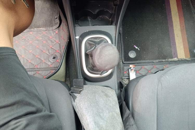 Used Nissan Sylphy 2016 Classic 1.6XE Manual Leading Edition Gear Lever