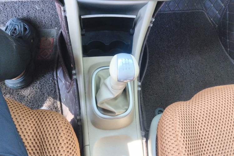 Used Nissan Sylphy 2016 Classic 1.6XE Manual Comfort Edition Gear Lever