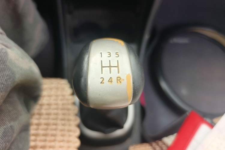 Used Nissan Sylphy 2016 Classic 1.6XE Manual Comfort Edition Gear Lever