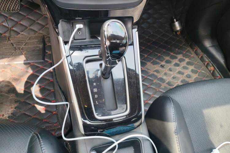 Used Nissan Sylphy 2016 1.6 XL CVT Deluxe Edition Gear Lever