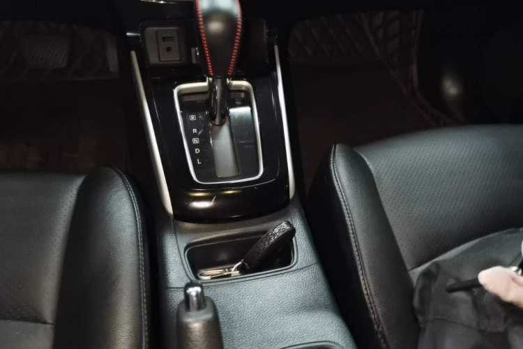 Used Nissan Sylphy 2016 1.6 XL CVT Deluxe Edition Gear Lever