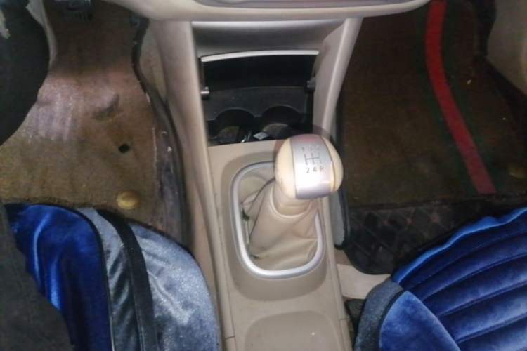 Used Nissan Sylphy 2016 Classic 1.6XE Manual Comfort Edition Gear Lever
