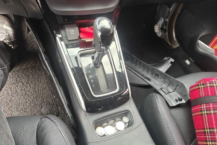 Used Nissan Sylphy 2016 1.6 XL CVT Deluxe Edition Gear Lever