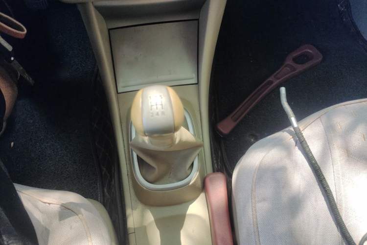 Used Nissan Sylphy 2016 Classic 1.6XE Manual Leading Edition Gear Lever