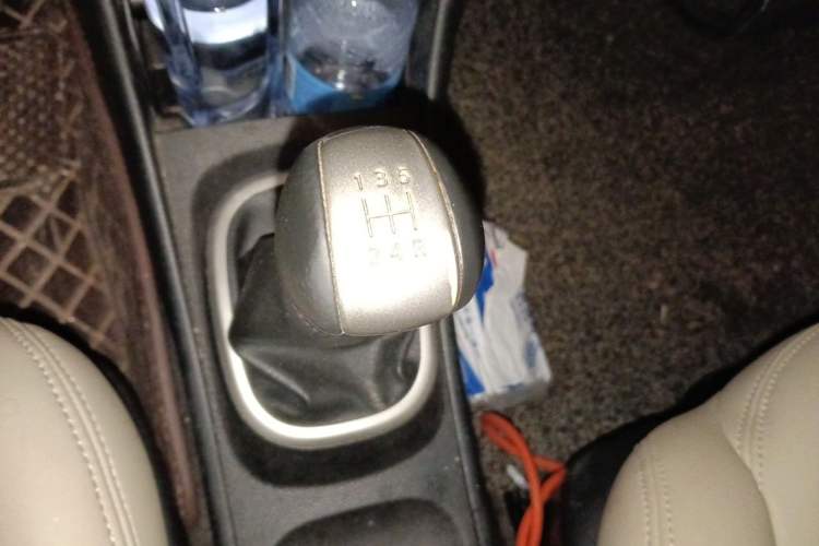 Used Nissan Sylphy 2016 Classic 1.6XE Manual Leading Edition Gear Lever