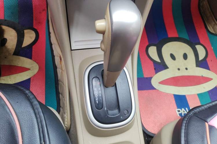 Used Nissan Sylphy 2016 Classic 1.6XE Automatic Comfort Edition Gear Lever