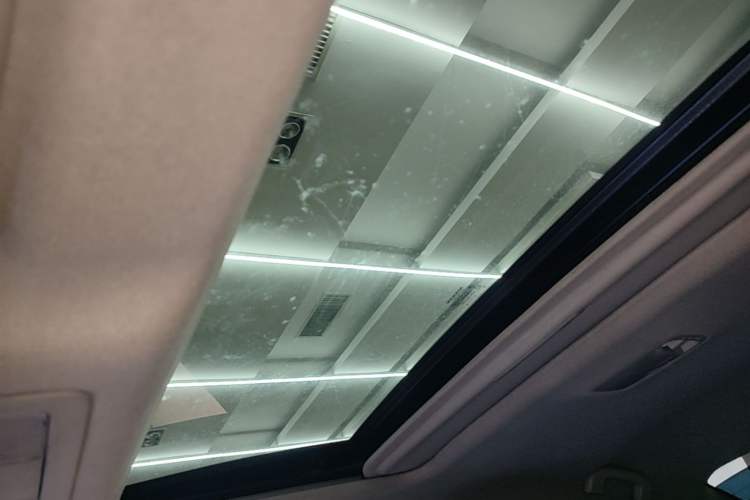 Used Nissan Sylphy 2016 Classic 1.6XE Manual Leading Edition Headliner
