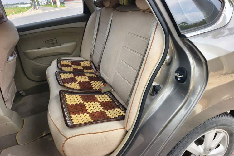 Used Nissan Sylphy 2016 Classic 1.6XE Manual Comfort Edition Interior 4