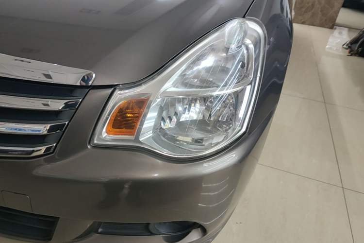 Used Nissan Sylphy 2016 Classic 1.6XE Manual Leading Edition Left Front Headlight