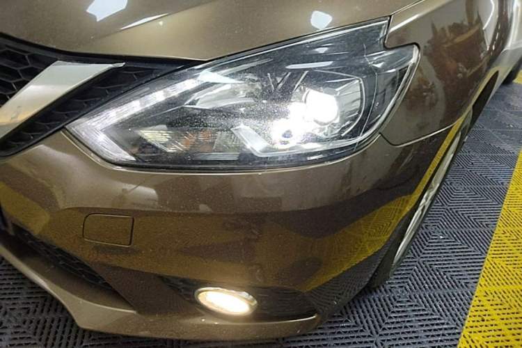 Used Nissan Sylphy 2016 1.6XV CVT Smart Enjoyment Version Left Front Headlight
