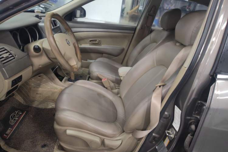 Used Nissan Sylphy 2016 Classic 1.6XE Automatic Comfort Edition Left Front Seat