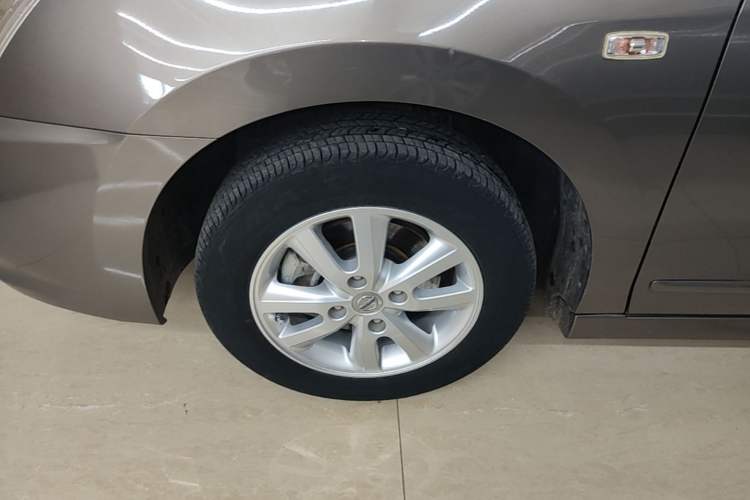 Used Nissan Sylphy 2016 Classic 1.6XE Manual Leading Edition Left Front Wheel Hub