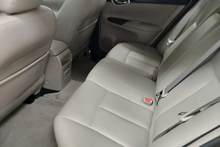 Used Nissan Sylphy 2016 1.6XV CVT Smart Enjoyment Version Left Rear Seat