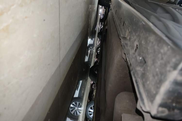 Used Nissan Sylphy 2016 Classic 1.6XE Manual Leading Edition Left Side Sill