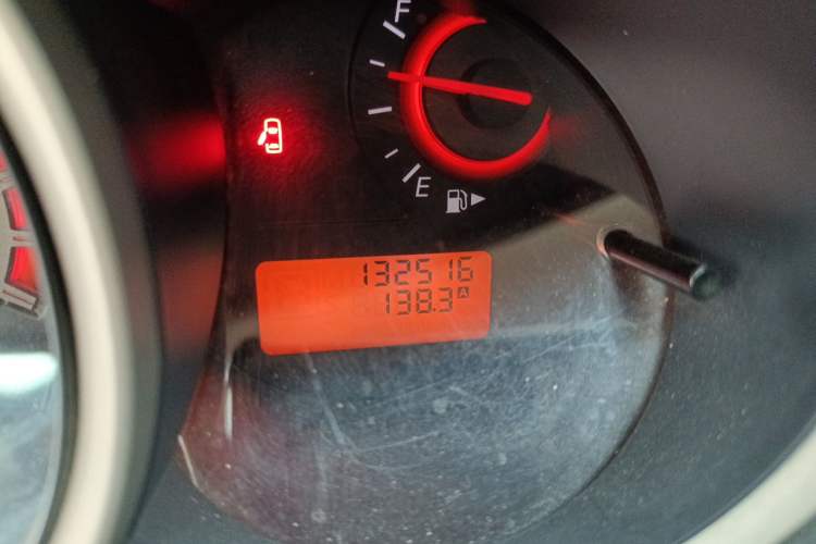 Used Nissan Sylphy 2016 Classic 1.6XE Manual Leading Edition Odometer Close Up