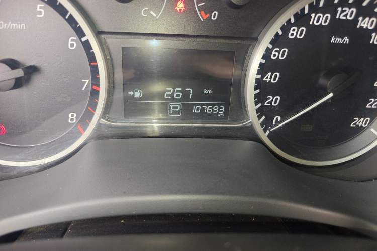 Used Nissan Sylphy 2016 1.6 XL CVT Deluxe Edition Odometer Close Up