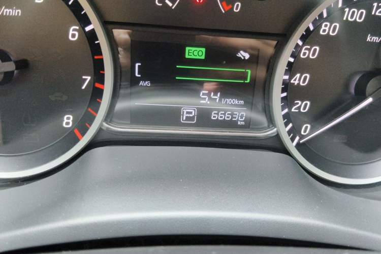Used Nissan Sylphy 2016 1.6XV CVT Smart Enjoyment Version Odometer Close Up