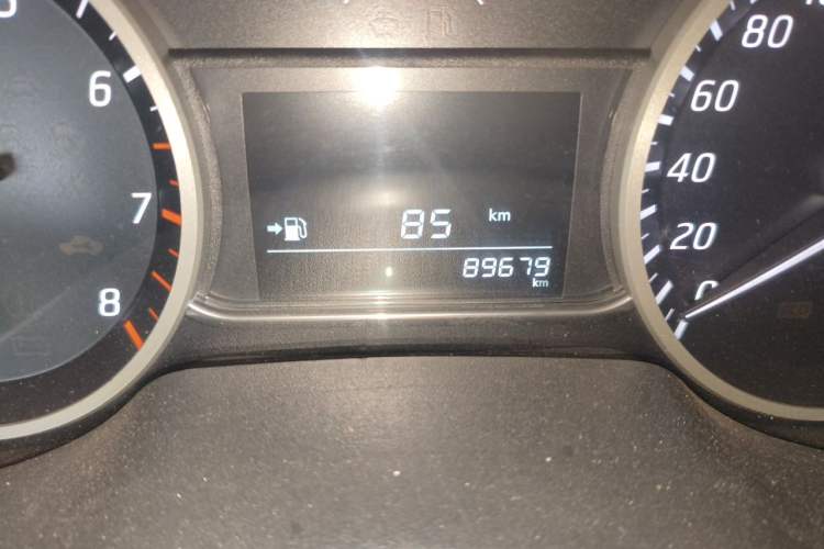 Used Nissan Sylphy 2016 1.6 XL Manual Luxury Edition Odometer Close Up