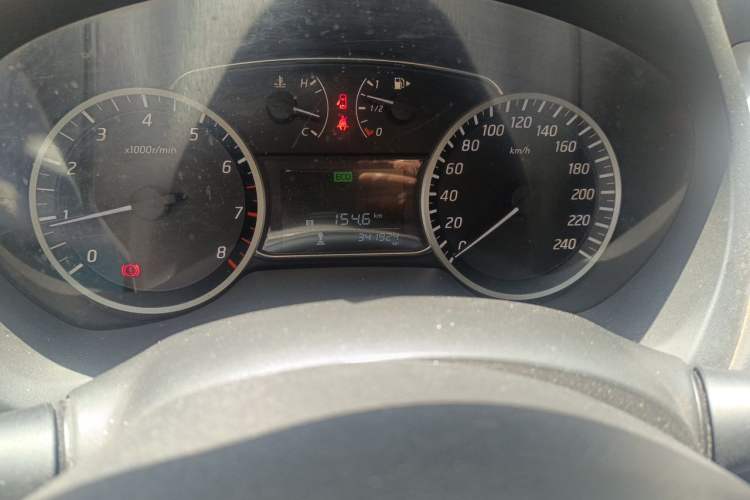 Used Nissan Sylphy 2016 1.6 XL Manual Luxury Edition Odometer Close Up