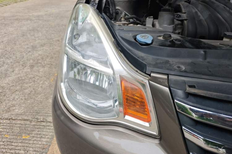 Used Nissan Sylphy 2016 1.6XE CVT Comfort Edition Right Front Headlight