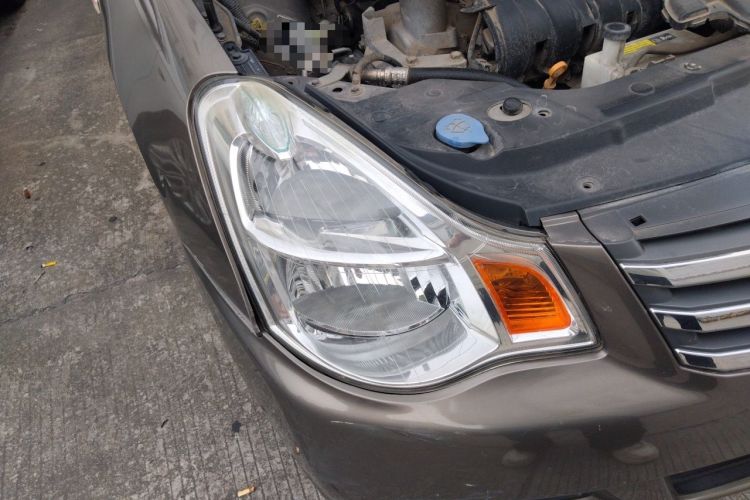 Used Nissan Sylphy 2016 Classic 1.6XE Manual Comfort Edition Right Front Headlight