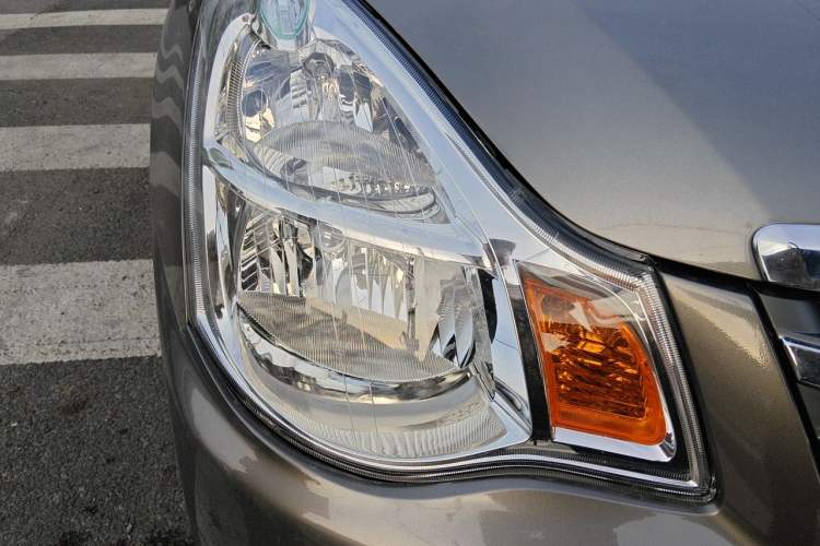 Used Nissan Sylphy 2016 Classic 1.6XE Manual Leading Edition Right Front Headlight