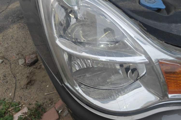 Used Nissan Sylphy 2016 Classic 1.6XE Manual Comfort Edition Right Front Headlight