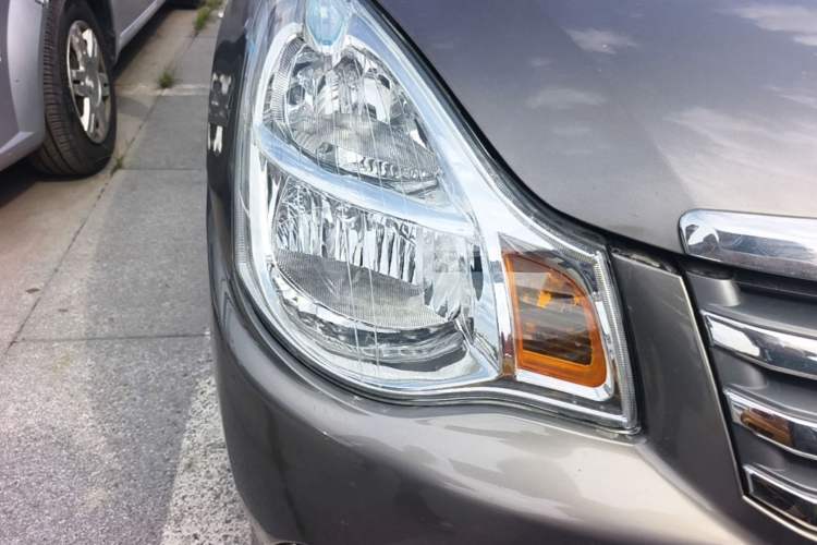 Used Nissan Sylphy 2016 Classic 1.6XE Manual Comfort Edition Right Front Headlight