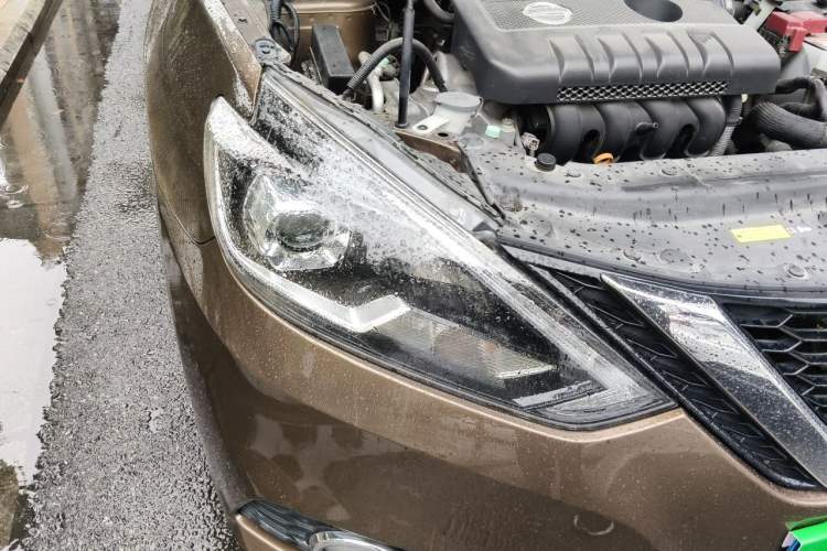 Used Nissan Sylphy 2016 1.6XV CVT Smart Enjoyment Version Right Front Headlight