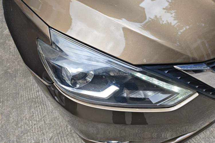 Used Nissan Sylphy 2016 1.6XV CVT Smart Enjoyment Version Right Front Headlight