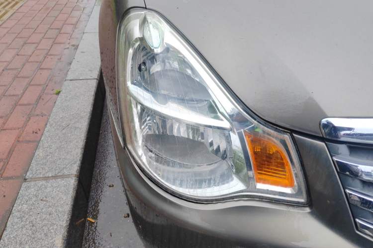 Used Nissan Sylphy 2016 Classic 1.6XE Automatic Comfort Edition Right Front Headlight