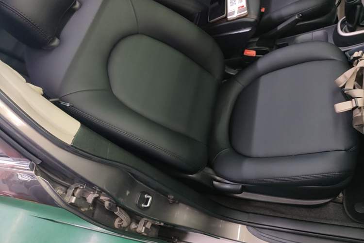 Used Nissan Sylphy 2016 Classic 1.6XE Manual Leading Edition Right Front Seat
