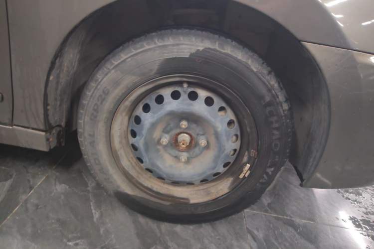 Used Nissan Sylphy 2016 Classic 1.6XE Automatic Comfort Edition Right Front Wheel Hub