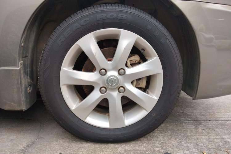 Used Nissan Sylphy 2016 Classic 1.6XE Manual Comfort Edition Right Front Wheel Hub