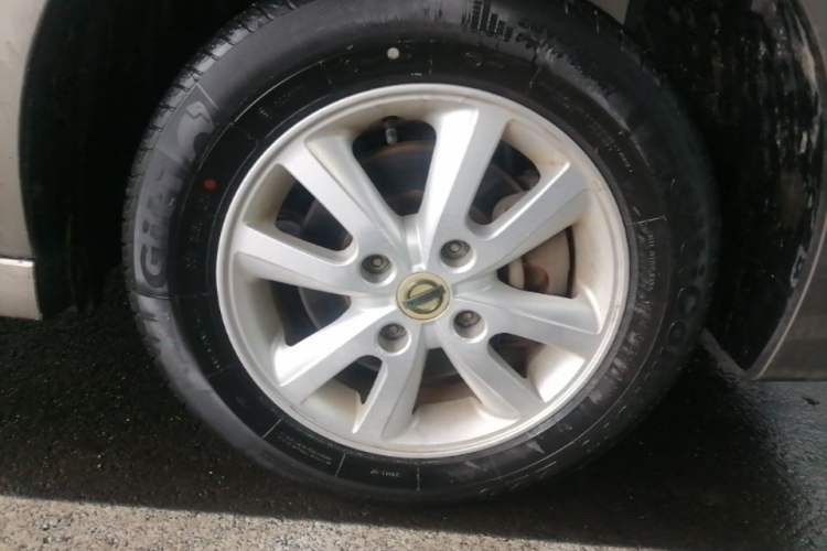 Used Nissan Sylphy 2016 Classic 1.6XE Manual Comfort Edition Right Front Wheel Hub
