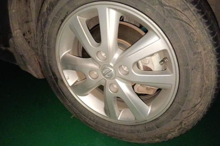 Used Nissan Sylphy 2016 Classic 1.6XE Manual Leading Edition Right Front Wheel Hub