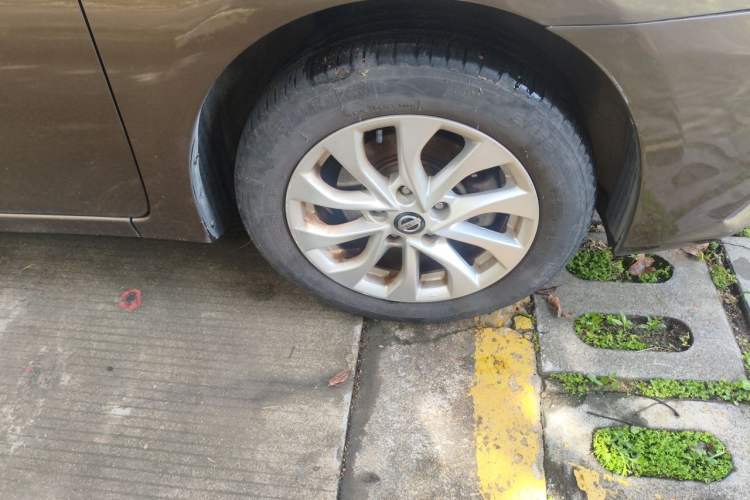 Used Nissan Sylphy 2016 1.6 XL CVT Deluxe Edition Right Front Wheel Hub