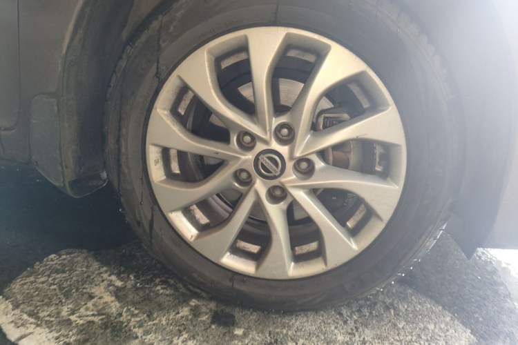Used Nissan Sylphy 2016 1.6 XL Manual Luxury Edition Right Front Wheel Hub