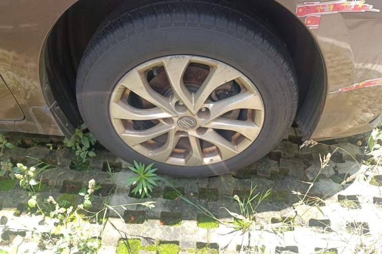 Used Nissan Sylphy 2016 1.6 XL Manual Luxury Edition Right Front Wheel Hub