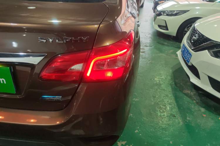 Used Nissan Sylphy 2016 1.6 XL CVT Deluxe Edition Right Rear Taillight