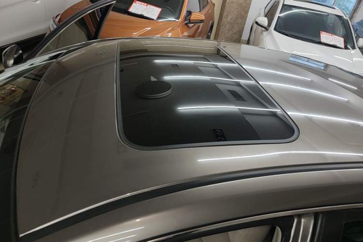 Used Nissan Sylphy 2016 Classic 1.6XE Manual Leading Edition Roof