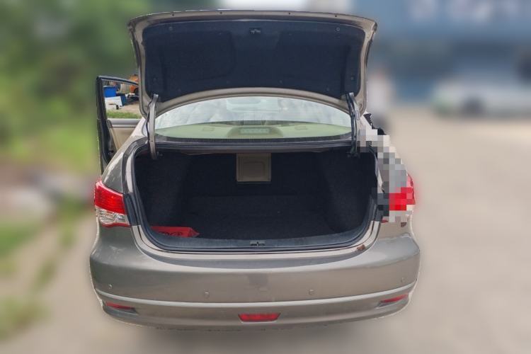 Used Nissan Sylphy 2016 Classic 1.6XE Manual Leading Edition Trunk