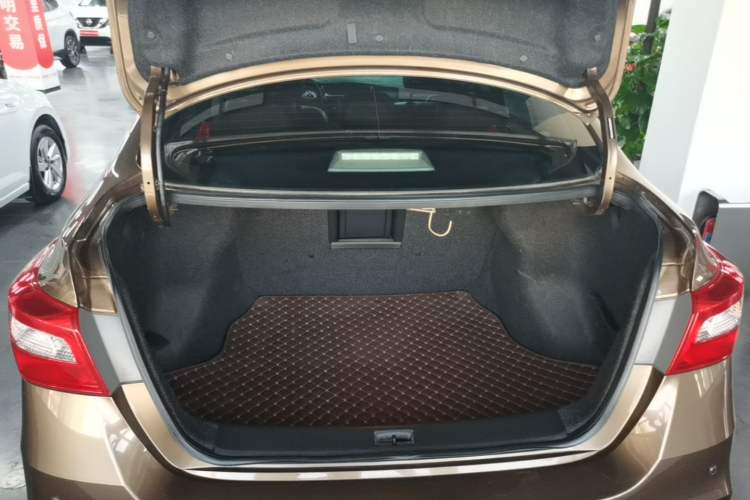 Used Nissan Sylphy 2016 1.6 XL CVT Deluxe Edition Trunk