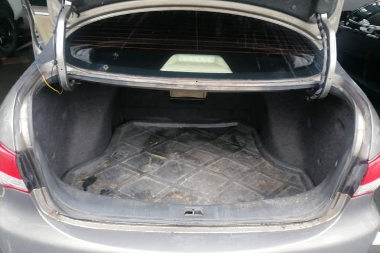Used Nissan Sylphy 2016 Classic 1.6XE Manual Comfort Edition Trunk