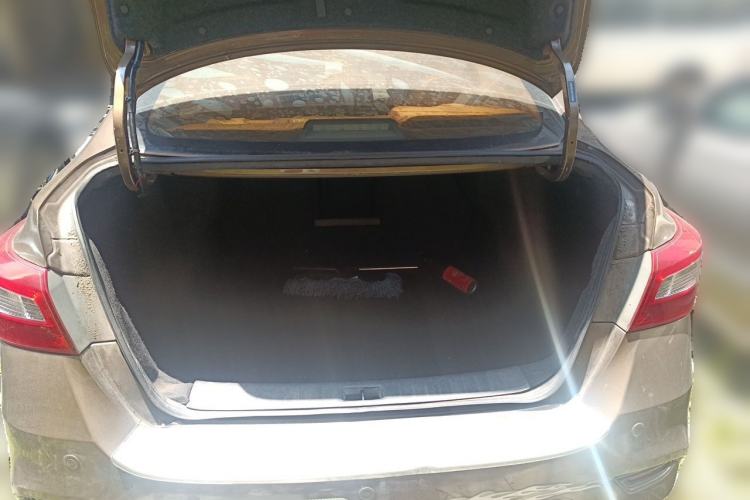 Used Nissan Sylphy 2016 1.6 XL Manual Luxury Edition Trunk